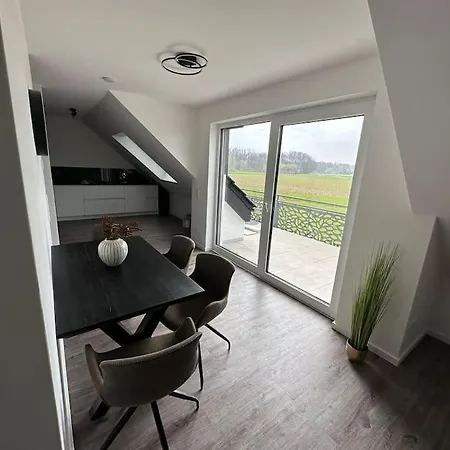 Moderne Maisonette-wohnung *